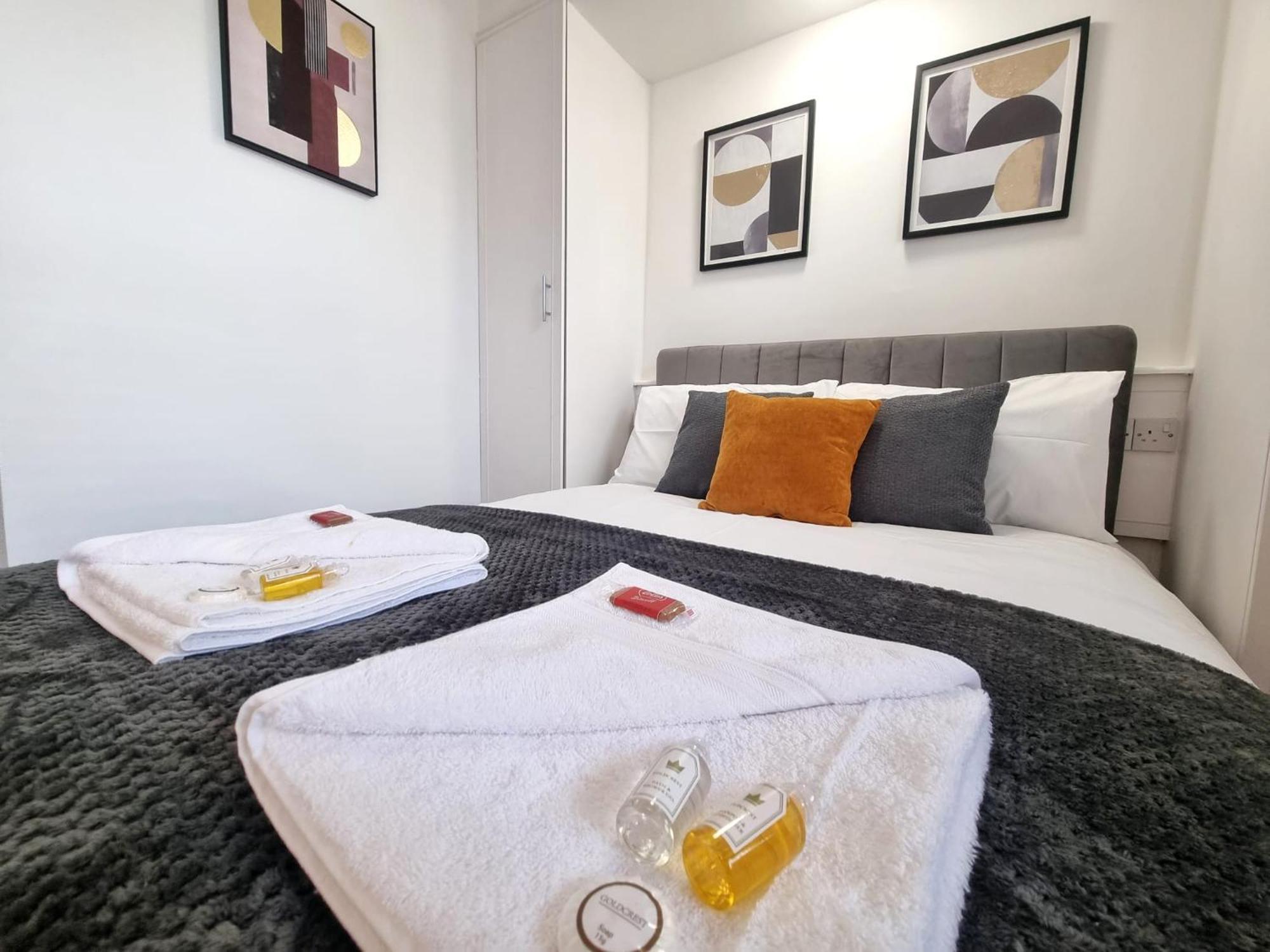 Cosy Apartment Nearby Train Station! วัตฟอร์ด ภายนอก รูปภาพ